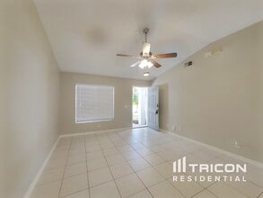 13235 Prestwick Creek Dr in Riverview, FL - Foto de edificio - Building Photo