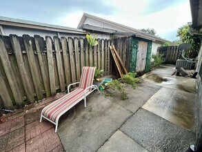 156 Colly Way in North Lauderdale, FL - Building Photo - Building Photo