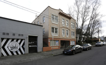 524 SE 14th Ave in Portland, OR - Foto de edificio - Building Photo