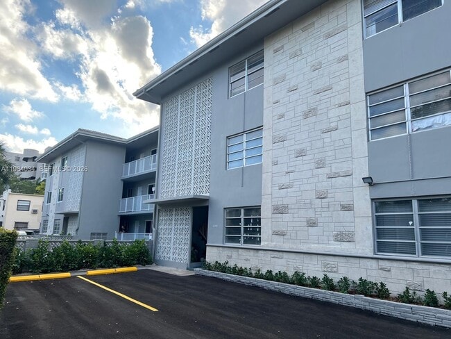 2300 SW 3rd Ave in Miami, FL - Building Photo - Building Photo