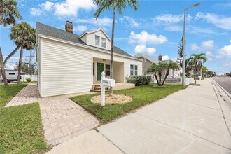 15565 Gulf Blvd in Redington Beach, FL - Building Photo - Building Photo