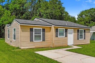 7510 John F Kennedy Dr W in Jacksonville, FL - Building Photo - Building Photo