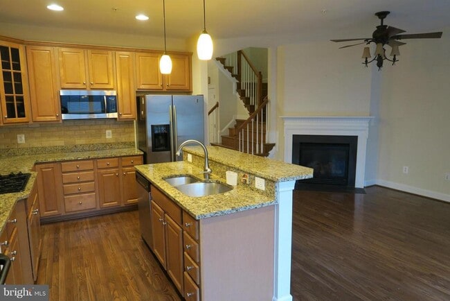 property at 725 Ridgemont Ave