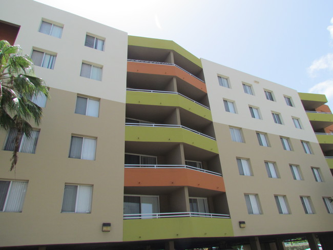 Edison Terraces in Miami, FL - Foto de edificio - Building Photo