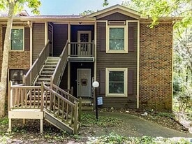 2092 Woodlawn Dr SW in Huntsville, AL - Building Photo