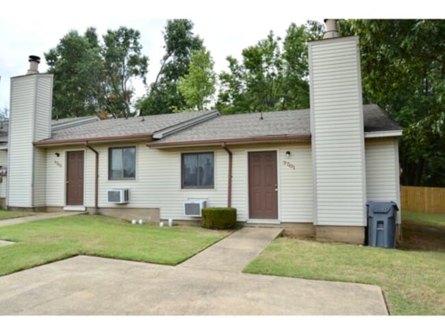 property at 1506 Lakewood Dr