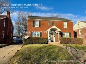 133 16th St NE in Canton, OH - Building Photo