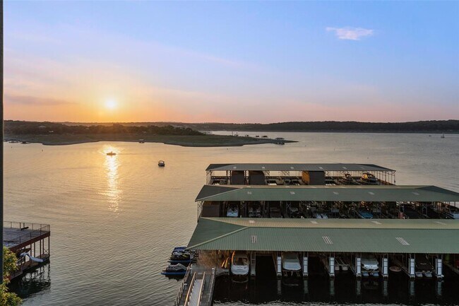 201 Costa Bella Dr in Austin, TX - Building Photo - Building Photo