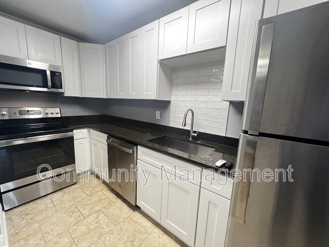property at 10444 Jefferson Hwy