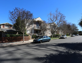 Regency At The Park in Burbank, CA - Building Photo - Building Photo