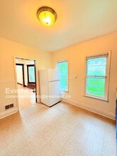1031 N Michigan St in Toledo, OH - Foto de edificio - Building Photo