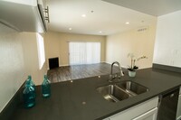 7057 Lanewood Ave in Los Angeles, CA - Building Photo - Interior Photo