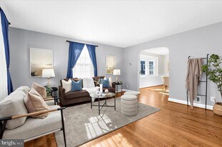 312 Small Ct in Catonsville, MD - Building Photo