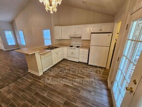 2407 Ashton Park Ln in Burlington, NC - Building Photo - Building Photo