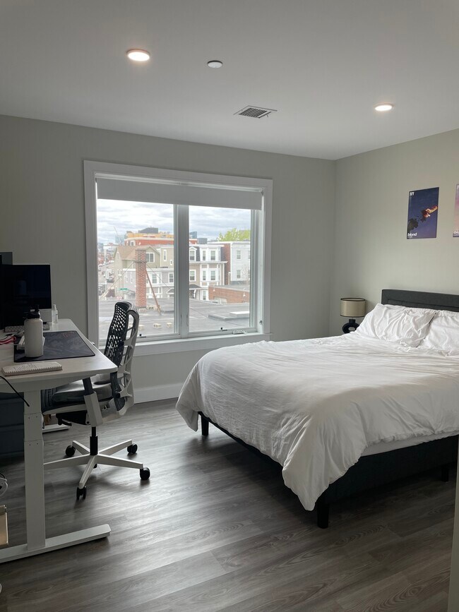 210 Old Colony Ave, Unit 303 in Boston, MA - Building Photo - Building Photo