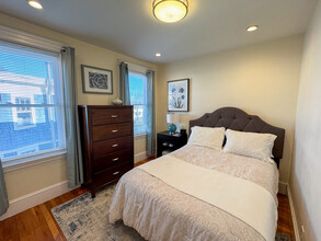 30 Clay St in Cambridge, MA - Foto de edificio - Building Photo