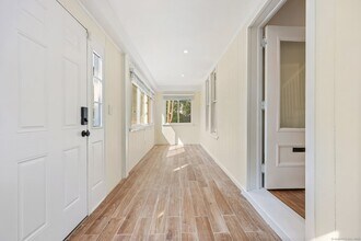 366 Suburban Ave in Fairfield, CT - Building Photo - Building Photo