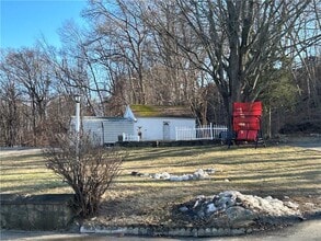 907 Bernon St in Woonsocket, RI - Building Photo - Building Photo