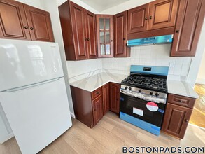 138 Holton St in Boston, MA - Building Photo - Building Photo