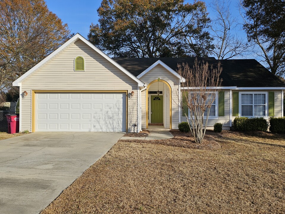 1811 Red Fox Trail in Tifton, GA - Building Photo