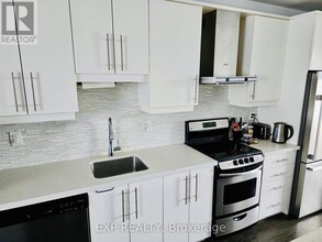 530-530 N Service Rd in Grimsby, ON - Building Photo - Building Photo