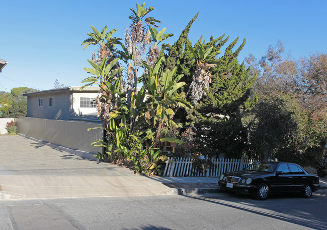 645 Raymond Ave in Santa Monica, CA - Building Photo - Building Photo