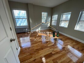 11 Abbotsford St in Boston, MA - Building Photo