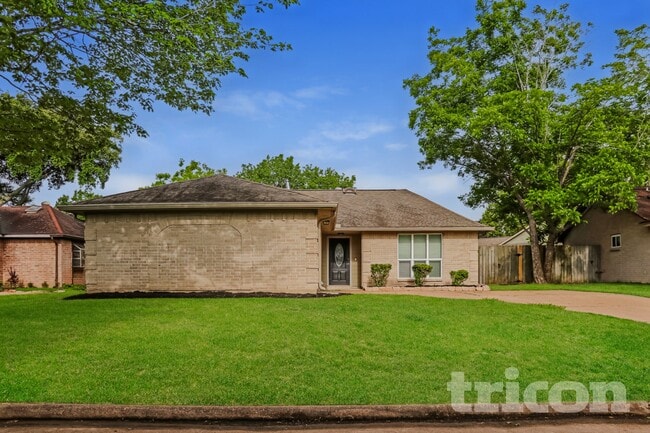 property at 2011 Marlberry Ln