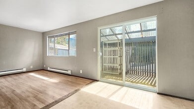 270 Rainier Blvd N in Issaquah, WA - Building Photo - Building Photo