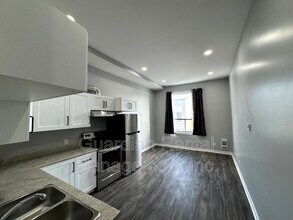 209 Simpson St in Thunder Bay, ON - Building Photo - Building Photo