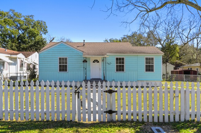 property at 2212 5th Ave