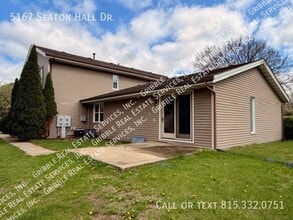 5167 Seaton Hall Dr in Machesney Park, IL - Building Photo - Building Photo
