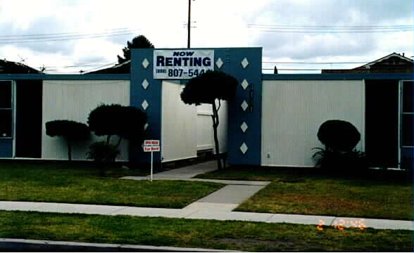 3434 W Ariel Pl in Anaheim, CA - Foto de edificio - Building Photo