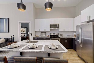 616 at the Village in Raleigh, NC - Building Photo