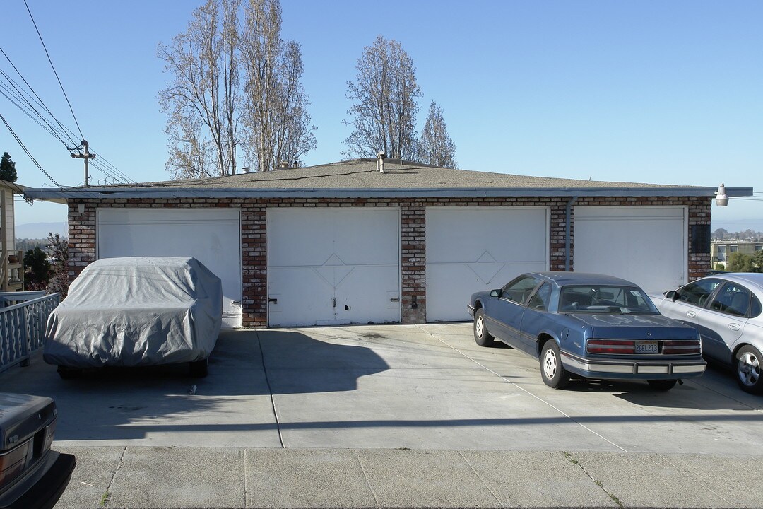 16029-16041 Carolyn St in San Leandro, CA - Foto de edificio