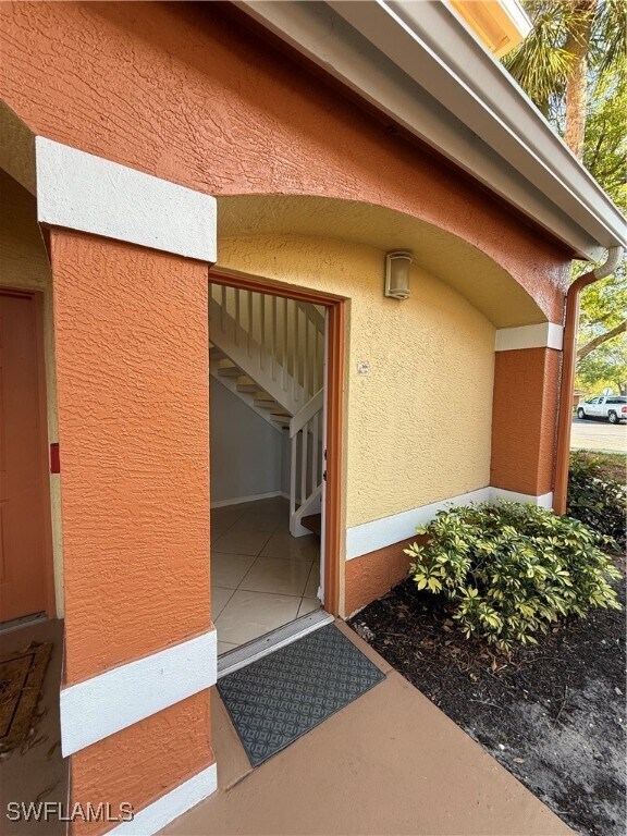 6400 Aragon Way in Ft. Myers, FL - Foto de edificio - Building Photo