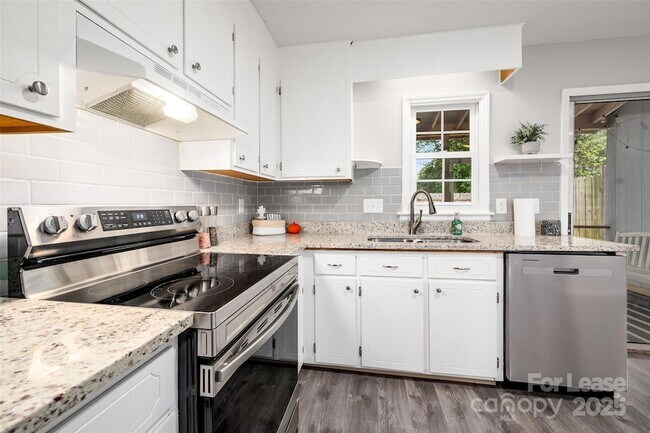 1422 Delane Ave in Charlotte, NC - Foto de edificio - Building Photo