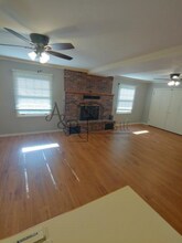 801 Twin Lakes Dr in Pittsburg, KS - Building Photo - Building Photo