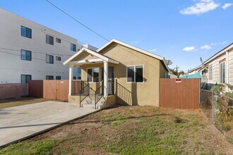 1443 W 36th Pl in Los Angeles, CA - Building Photo - Building Photo