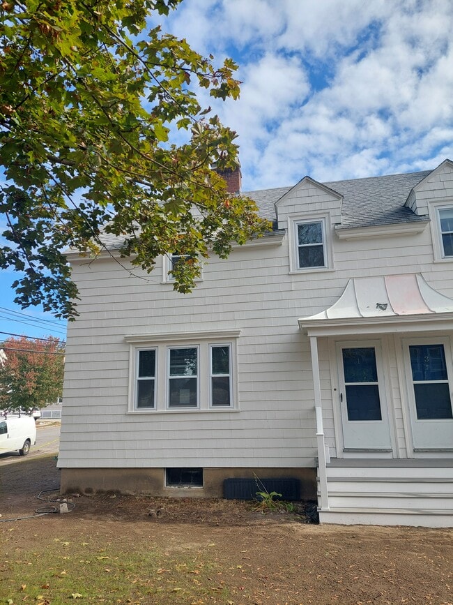 1 Dunklee St, Unit 1 Dunklee St