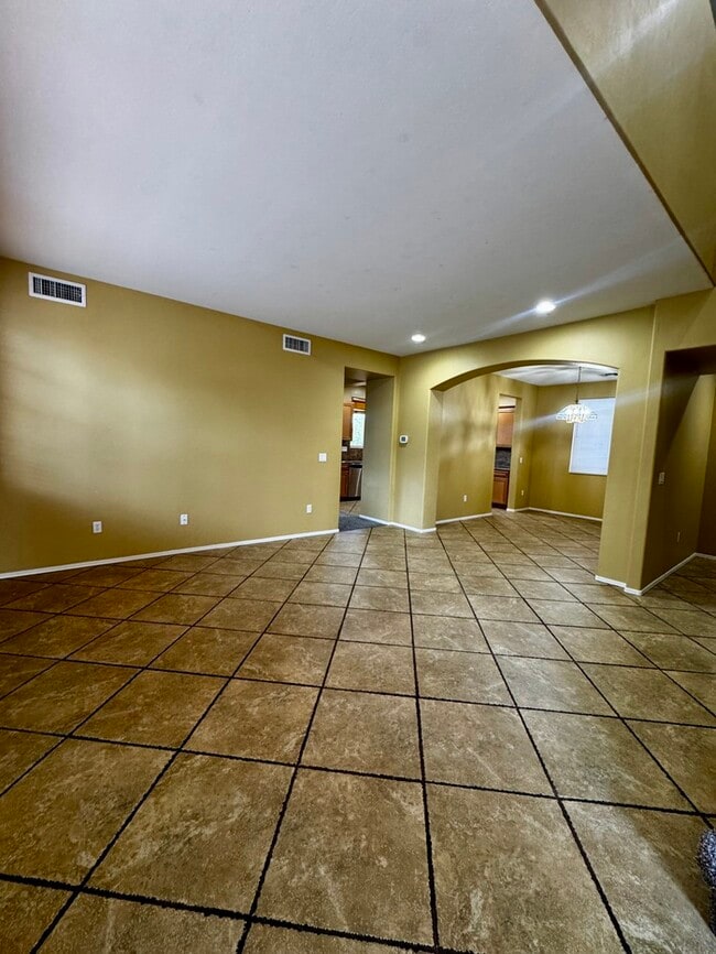 447 E Calle Escora in Sahuarita, AZ - Building Photo - Building Photo
