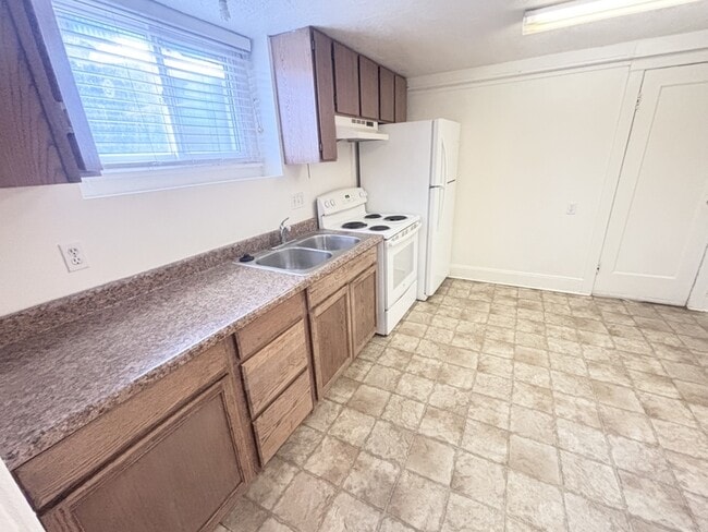 132 S 200 E in Springville, UT - Building Photo - Building Photo