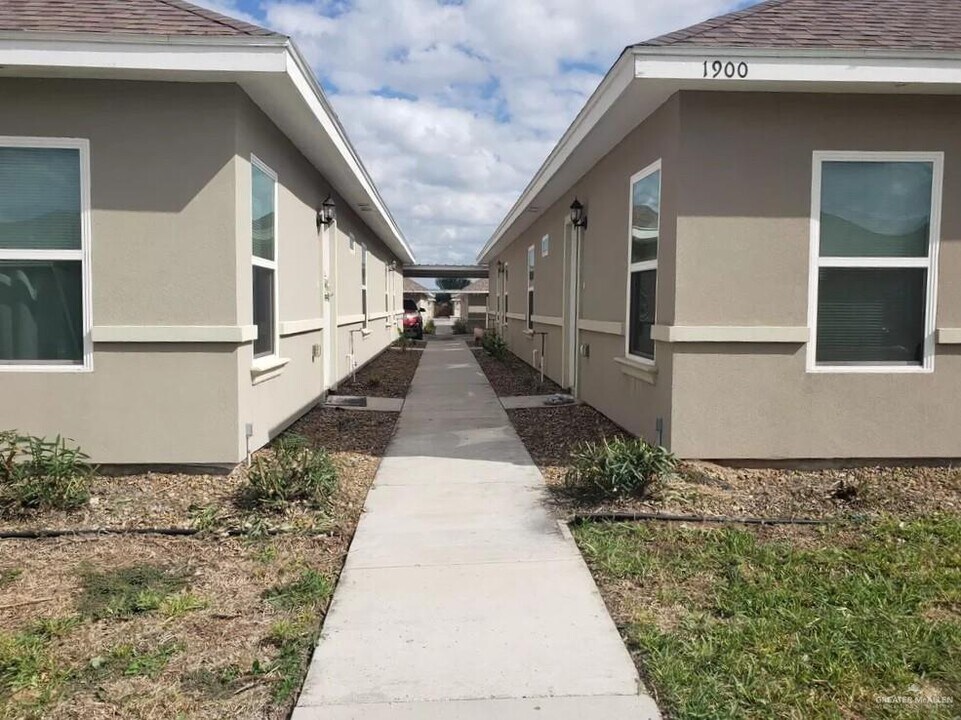 15 Jackson St in Weslaco, TX - Building Photo