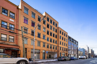 144-148 N 10th St in Brooklyn, NY - Foto de edificio - Building Photo