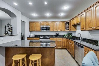 3325 N Racine Ave, Unit 0E in Chicago, IL - Foto de edificio - Building Photo