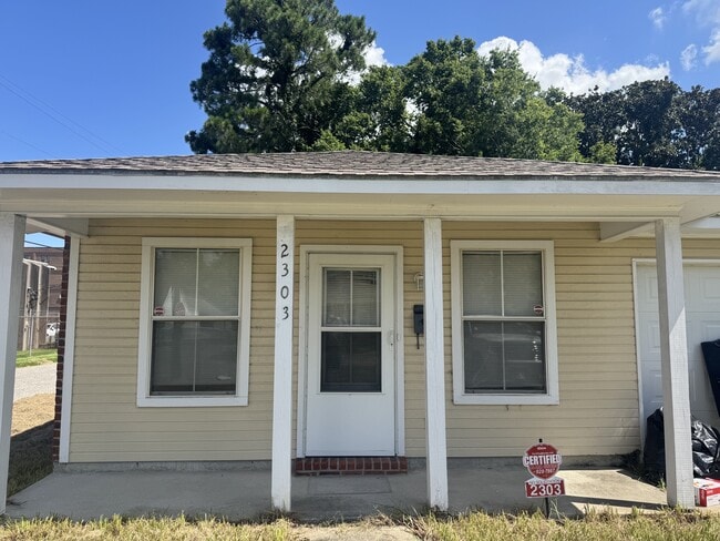 2303 Gracie St in Baton Rouge, LA - Building Photo - Building Photo