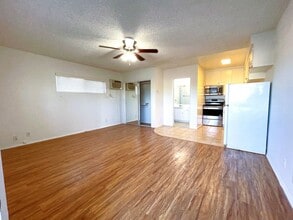 6340 Vineland Ave in North Hollywood, CA - Building Photo - Building Photo