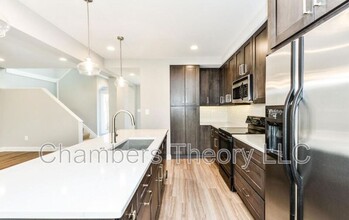 1802 N Shore Ct in Reston, VA - Building Photo - Building Photo