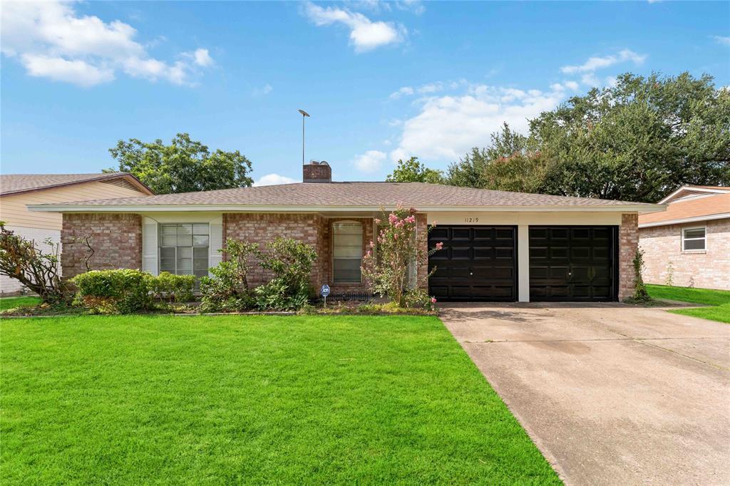 11219 Ensbrook Dr in Houston, TX - Foto de edificio