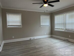 2730 Eastway Dr in Charlotte, NC - Building Photo - Building Photo